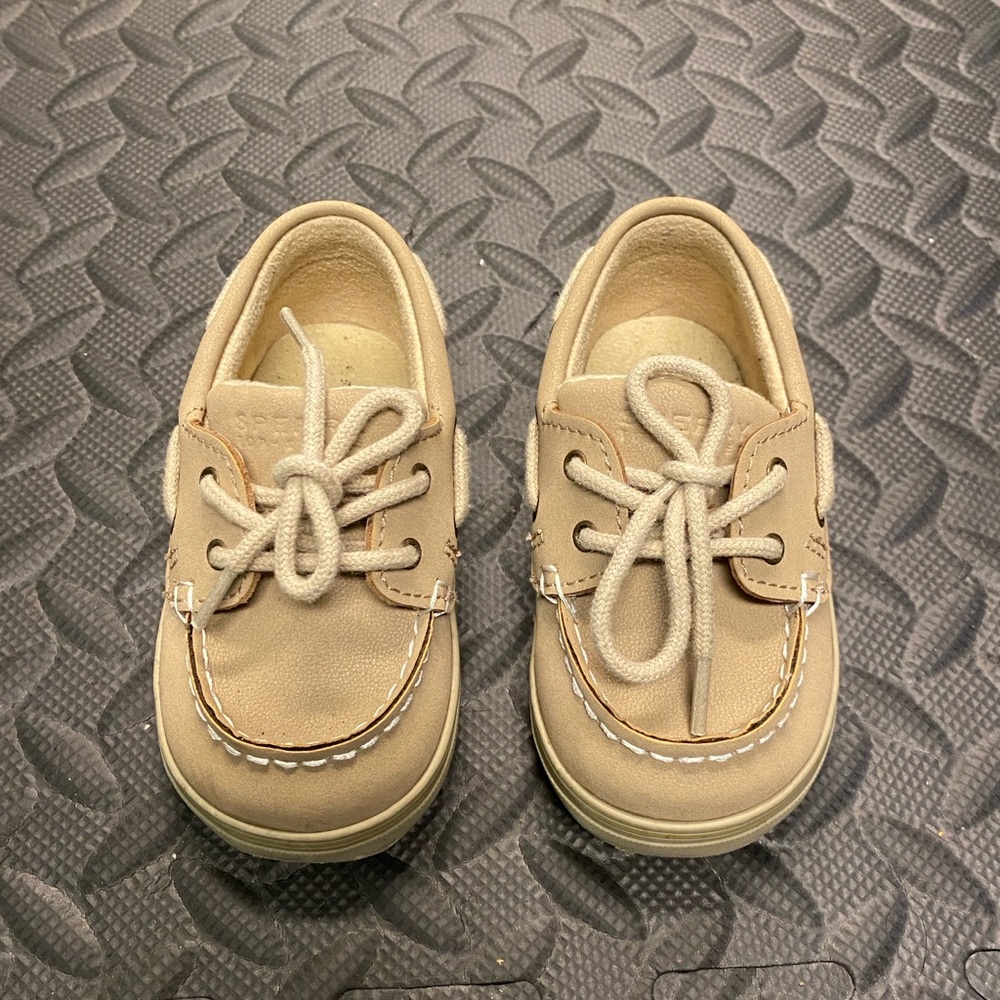 Toddler Sperry boat shoes - 4m